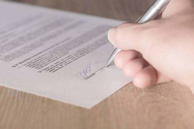 Important clauses found in commercial contracts Important clauses found in commercial contracts